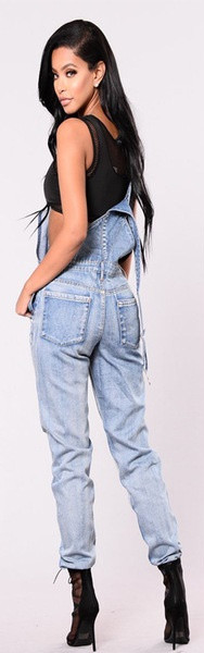 Μοντέρνες γυναικείες  ολόσωμες φόρμες σε γαλάζιο χρώμα με σκισμένα μοτίβα