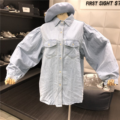 Cămașă modernă de damă din denim cu mâneci largi în culori deschise și închise