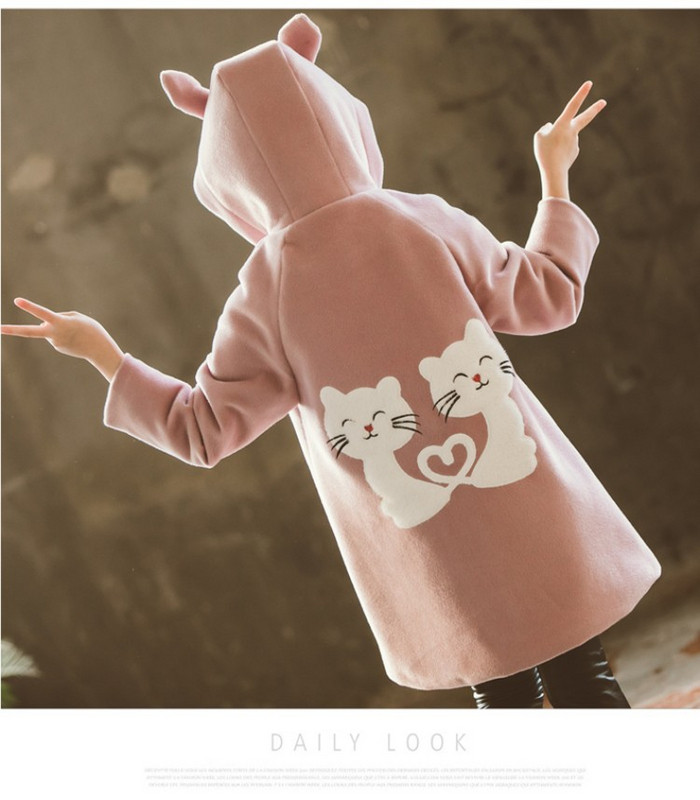 Model nou de haină pentru fete pentru copii cu nasturi și element 3D în culoarea roz și roșu