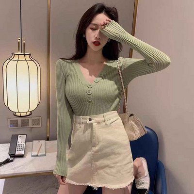 Hétköznapi női blúz - testre szabott modell gombokkal