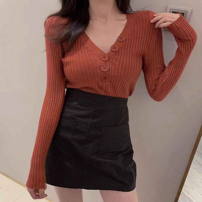 Hétköznapi női blúz - testre szabott modell gombokkal