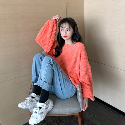 Női széles pulóver ovális nyakkivágással, több színben