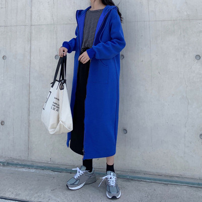 Női hosszú pulóver négy színben kapucnival és cipzárral