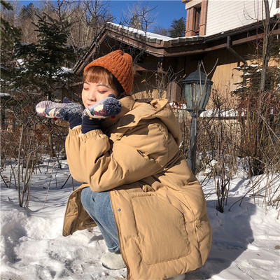 Дамско актуално яке в два цвята с висока яка и качулка