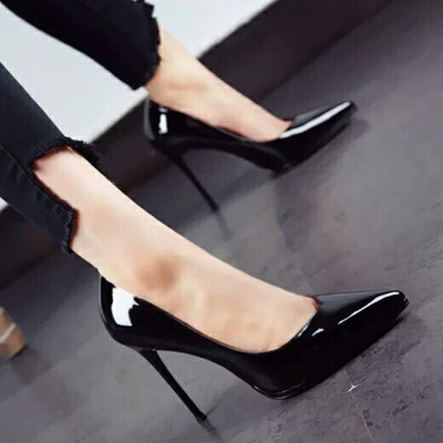 Elegáns női hegyes cipő magassarkúval, három színben