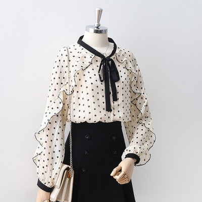 Μοντέρνο γυναικείο πουκάμισο με μακρύ μανίκι και κορδέλα σε άσπρο χρώμα