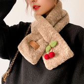 Пухен дамски шал с 3D елемент в различни цветове