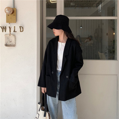 Дамско дълго палто в два цвята с копче и джобове