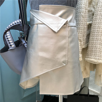 Μοντέρνα γυναικεία έκο δερμάτινη φούστα σε μαύρο και ασημί χρώμα