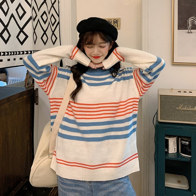 Γυναικεία casual μπλούζα με οβάλ ντεκολτέ και μακριά μανίκια