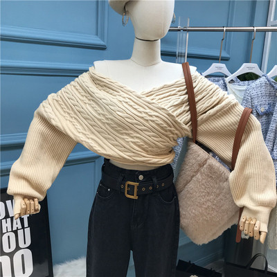 Rövid női pulóver ejtett ujjal, több színben