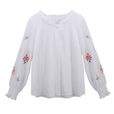 Cămașă modernă de damă cu decolteu oval și broderie florală în alb