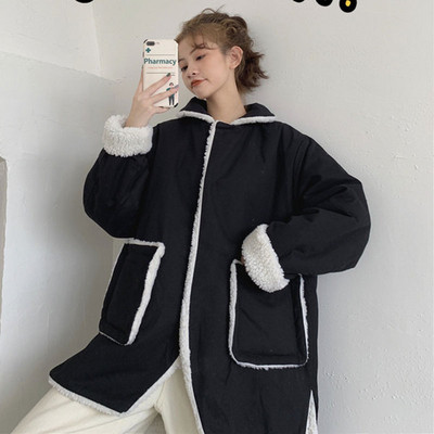 Μακρύ γυναικείο παλτό με τσέπες σε μα'υρο χρώμα