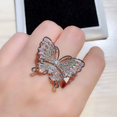 Új modell modern női gyűrű pillangóval, ezüst színben