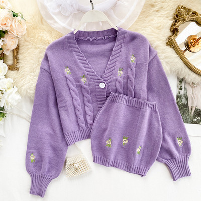 Vesta de dama moderna cu bustiera si broderie in trei culori