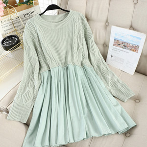 Разкроена дамска рокля с дълъг ръкав в пет цвята