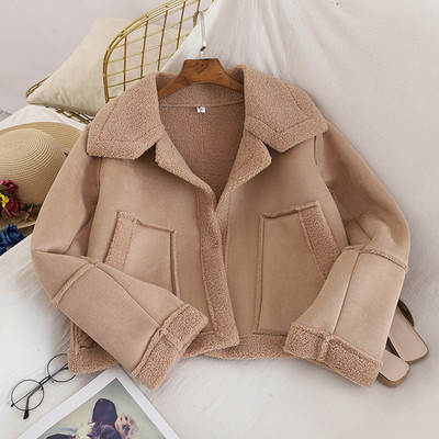 Aktuális női rövid kabát zsebekkel, három színben