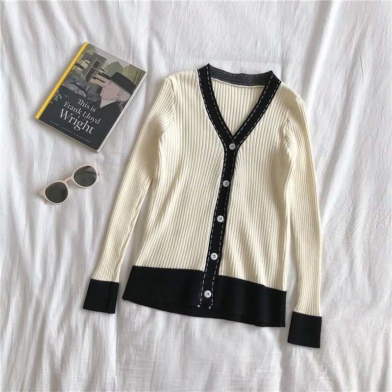 Aktuális női mellény spitz nyakkivágással, két színben