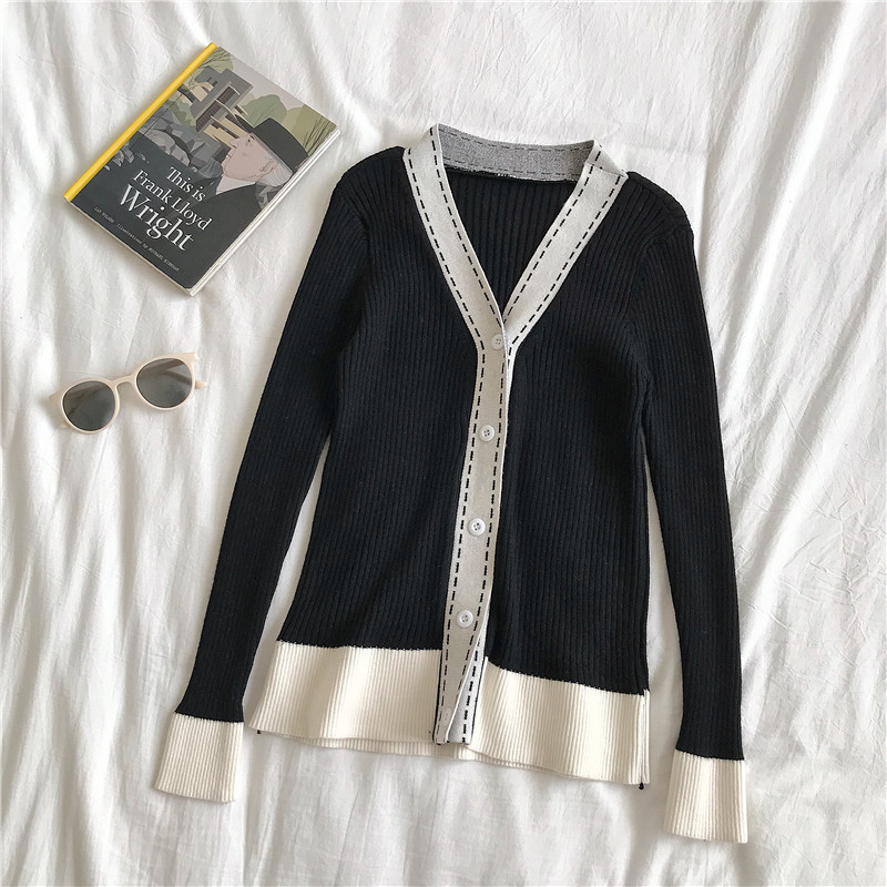 Aktuális női mellény spitz nyakkivágással, két színben