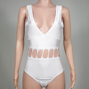 Γενικευμένη κυρίες μαγιό με τα σκισμένα κίνητρα κοιλιά