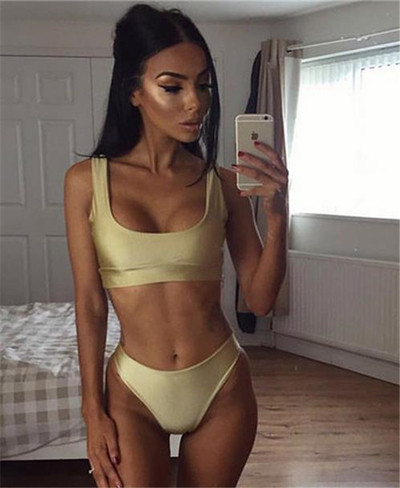 Φρέσκα Maillot από 2 μέρη στα διαφορετικά χρώματα