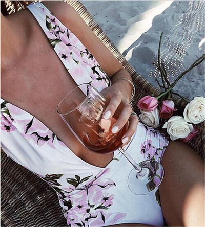 Chic όλα σε ένα μαγιό με γυμνή πλάτη