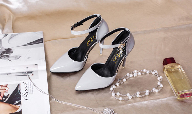 Πολύ όμορφες ψηλοτάκουνα παπούτσια  σε τρία χρώματα