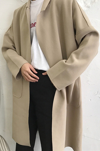 Стилно тънко дамско палто в широк модел