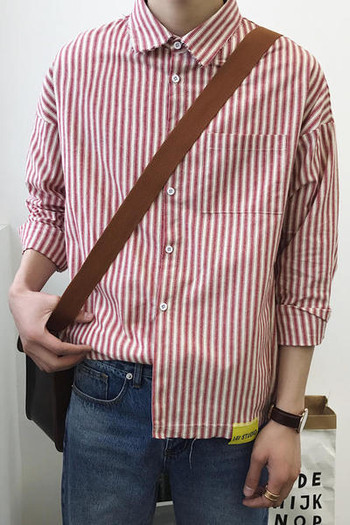 Σπορ-κομψό αρσενικό μακρύ πουκάμισο, ριγέ σε τρία χρώματα