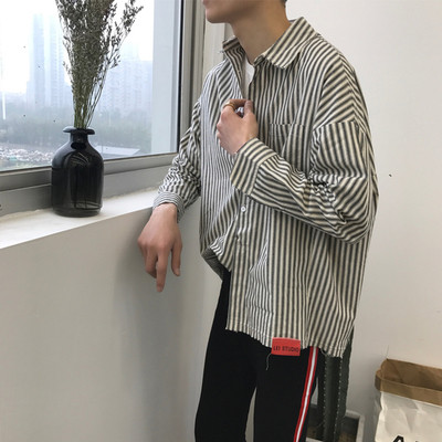Σπορ-κομψό αρσενικό μακρύ πουκάμισο, ριγέ σε τρία χρώματα