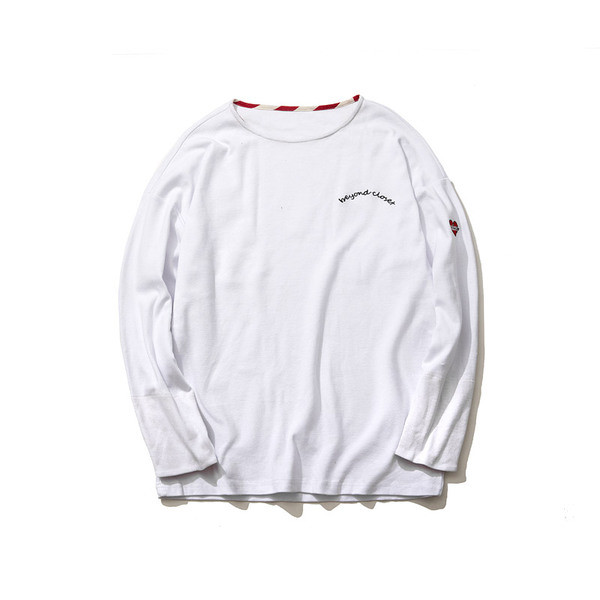 Αθλητική κομψή μπλούζα ανδρών με ενδιαφέρον μανίκια εκτύπωσης και εκτύπωσης σε μαύρο, λευκό και μπλε χρώμα