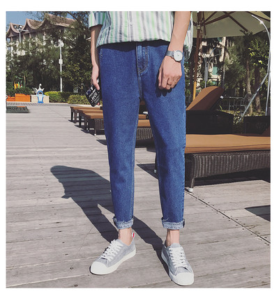 Семпли мъжки дънки в светъл и тъмен цвят 