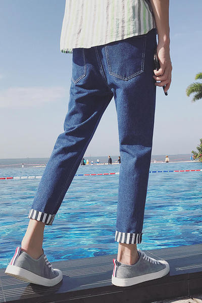 Семпли мъжки дънки в светъл и тъмен цвят 