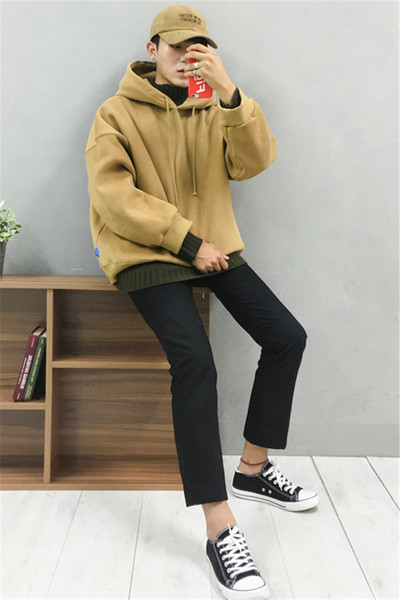 Μαλακό φούτερ με κουκούλα σε ευρύ σχέδιο