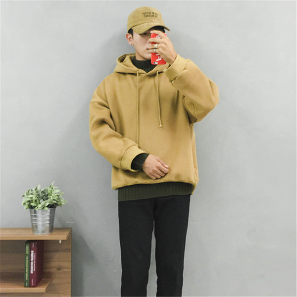 Μαλακό φούτερ με κουκούλα σε ευρύ σχέδιο