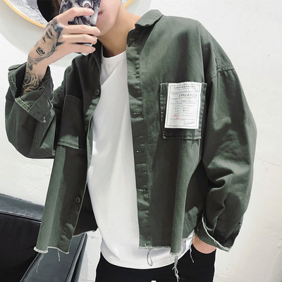 Ανδρικό πουκάμισο με τσέπη και εφαρμογή σε ευρύ σχέδιο σε τρία χρώματα