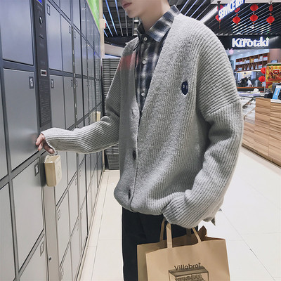 Αντρικά χειροποίητα γιλέκα με κουμπιά και μίνι κεντήματα και ντεκολτέ σε σχήμα V σε τρία χρώματα