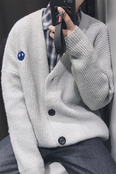 Αντρικά χειροποίητα γιλέκα με κουμπιά και μίνι κεντήματα και ντεκολτέ σε σχήμα V σε τρία χρώματα