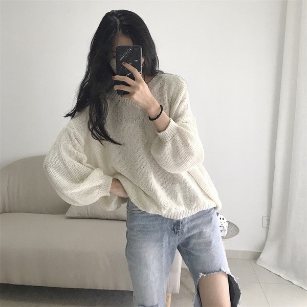 Γυναικεία πουλόβερ με λεπτή πλέξη και V-neckline