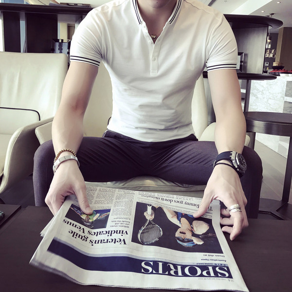 Υπνοδωμάτιο αρσενικό T-shirt με κολάρο και σούβλα σε μαύρο και άσπρο