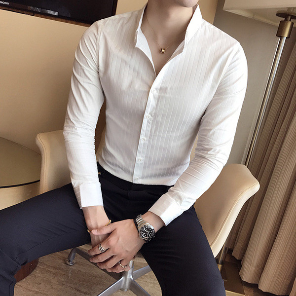 Ένα εκλεπτυσμένο και κομψό πουκάμισο με αποτέλεσμα σε πολλά χρώματα