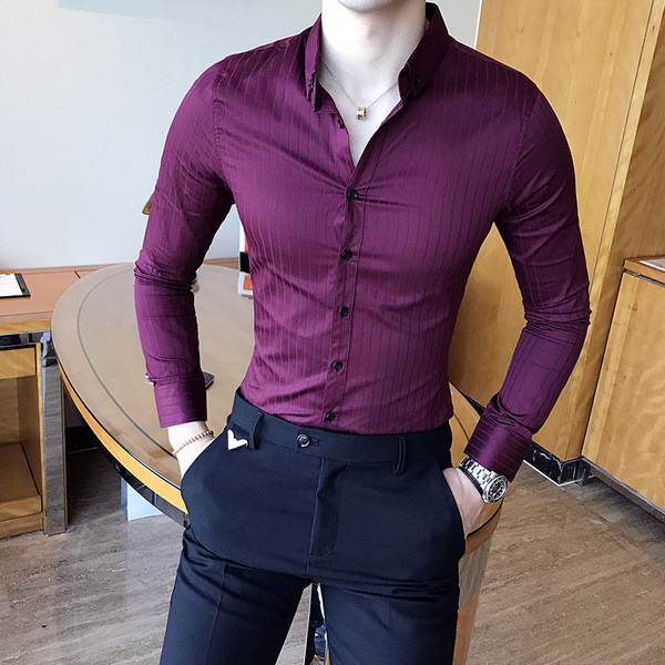 Ένα εκλεπτυσμένο και κομψό πουκάμισο με αποτέλεσμα σε πολλά χρώματα