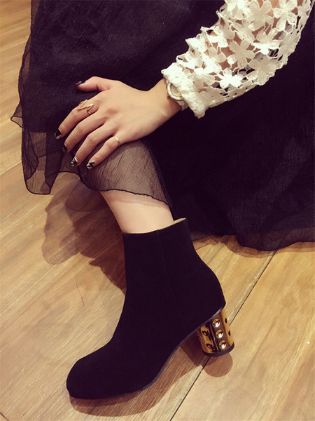 Актуални дамски боти от еко кожа с ексцентричен ток