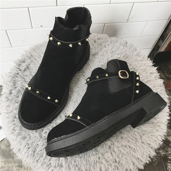 Κυρίες μπότες με κουκούλες σε μαύρο χρώμα