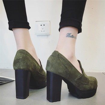 Стилни дамски обувки на висок ток с груба подметка в два цвята 