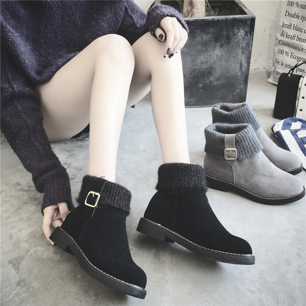 Περιστασιακές μπότες γυναικών με επίπεδη σόλα σε μαύρο και γκρι χρώμα