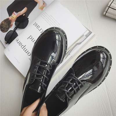 Περιστασιακά γυναικεία παπούτσια με μίνι καπάκια