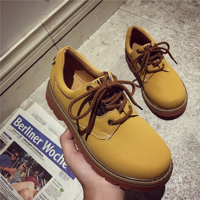 Γυναικεία παπούτσια με δύο χρωματικούς δεσμούς