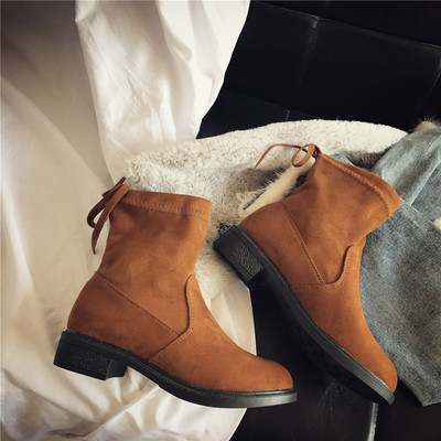 Стилни дамски боти в семпъл дизайн в два цвята