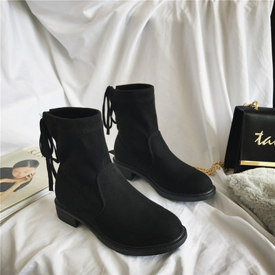 Стилни дамски боти в семпъл дизайн в два цвята